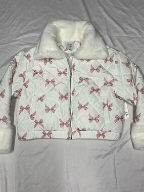 NWT Faded Rose White Quilted Jacket with Pink Bow Print and Faux Fur Collar